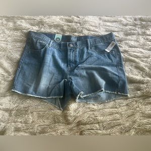 Old navy size 16 NWT diva denim shorts